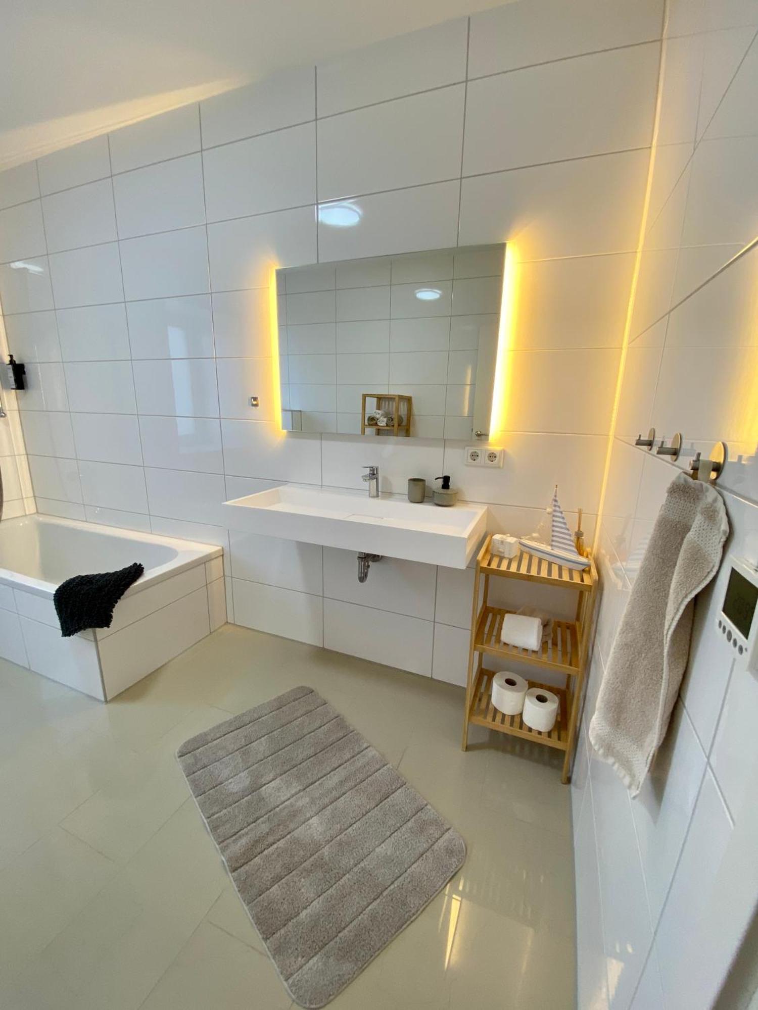 Sleep Well Apartments Detmold - Tempur Beds- Neu - Top Lage - Free Parking - Wifi Екстериор снимка